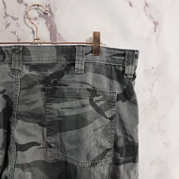 Wrangler Pants Mens 40 X 30 Camo Black Gray Cargo Straight Leg Regular Taper - Picture 12 of 13